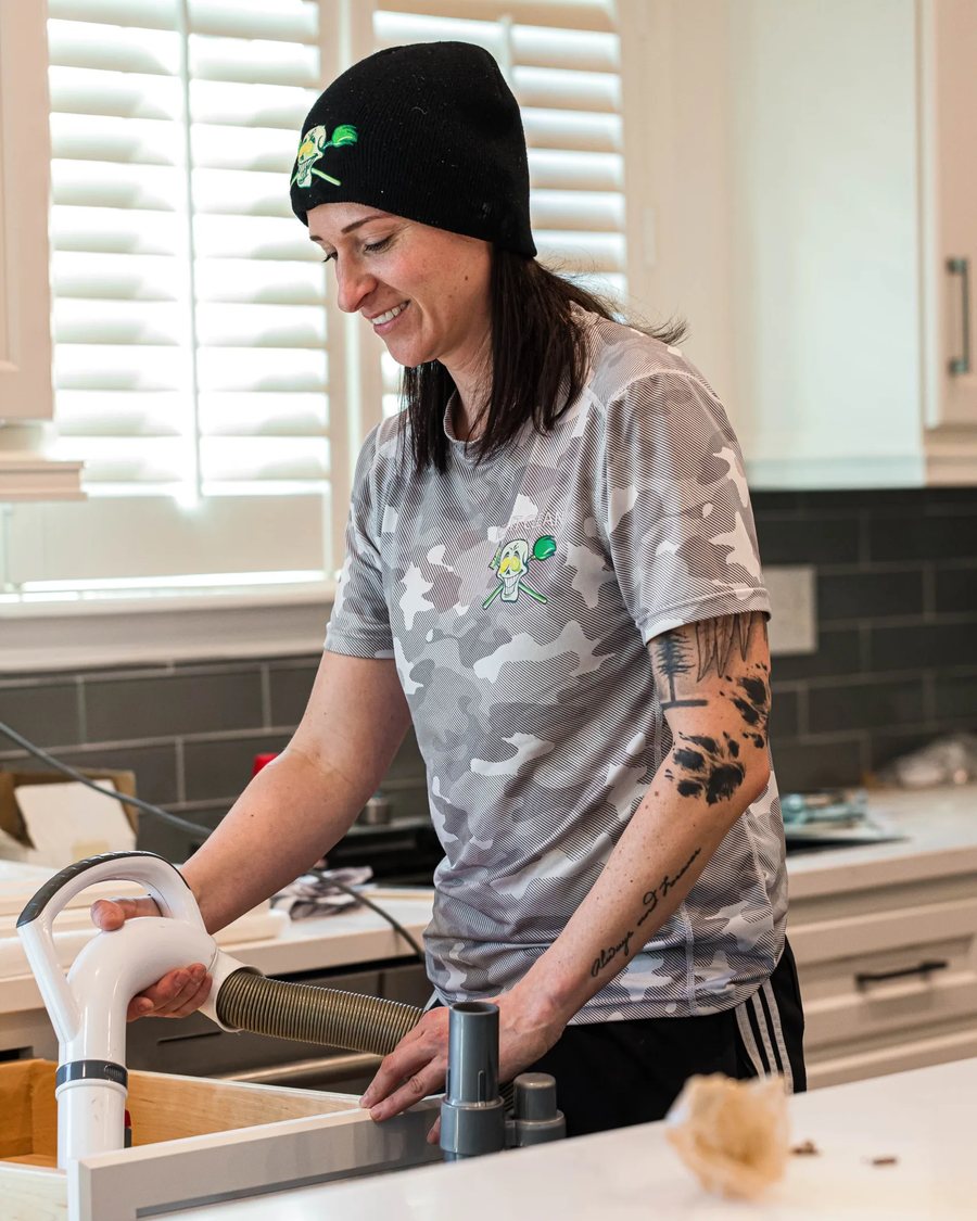 Keep It Clean team member at work in a Darien area home